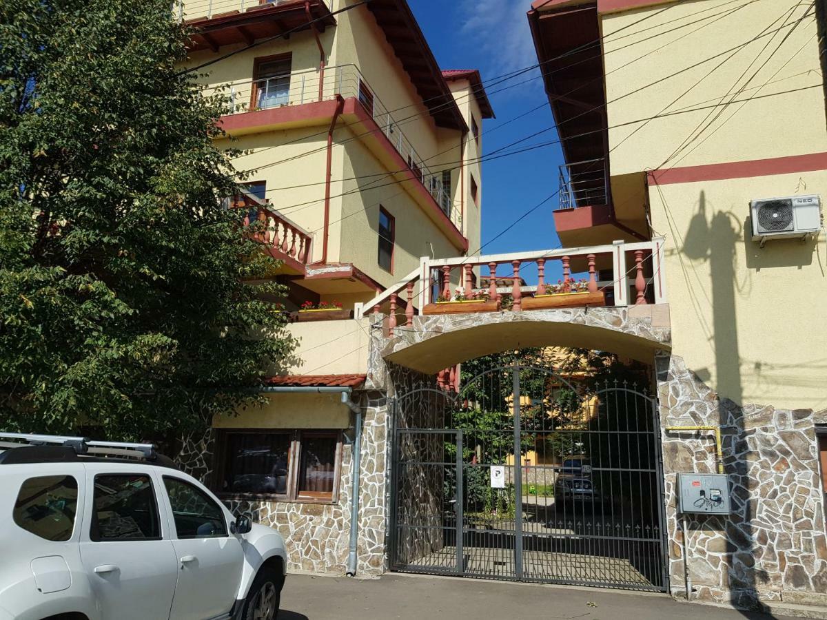Casa Tiky 호텔 티미쇼아라 외부 사진